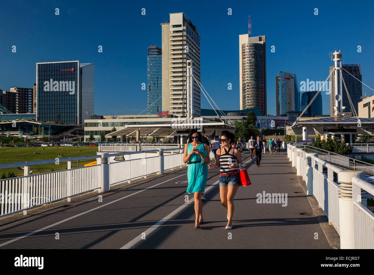 Litauen (Baltikum), Vilnius, die Neustadt seit der weißen Brücke über der Neris Stockfoto