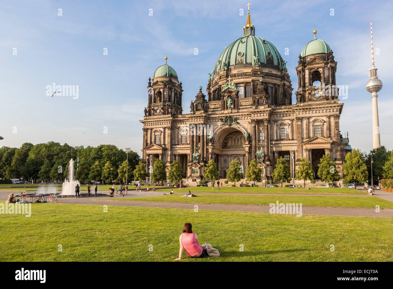 Deutschland, Berlin, Ost-Berlin, Museumsinsel, Weltkulturerbe durch die UNESCO, die Ester Berliner Dom, Berliner Dom Osten mit Fernsehturm (Fernsehturm) Stockfoto