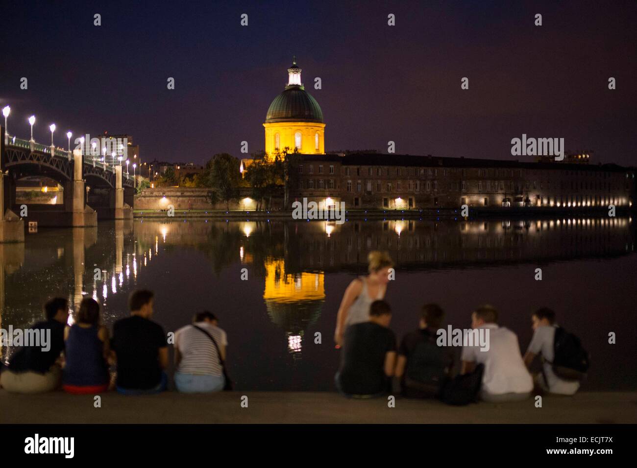 Haute-Garonne, Toulouse, Frankreich, Saint-Pierre zu überbrücken, Saint-Joseph De La Grave Hopital, bei Nacht Stockfoto
