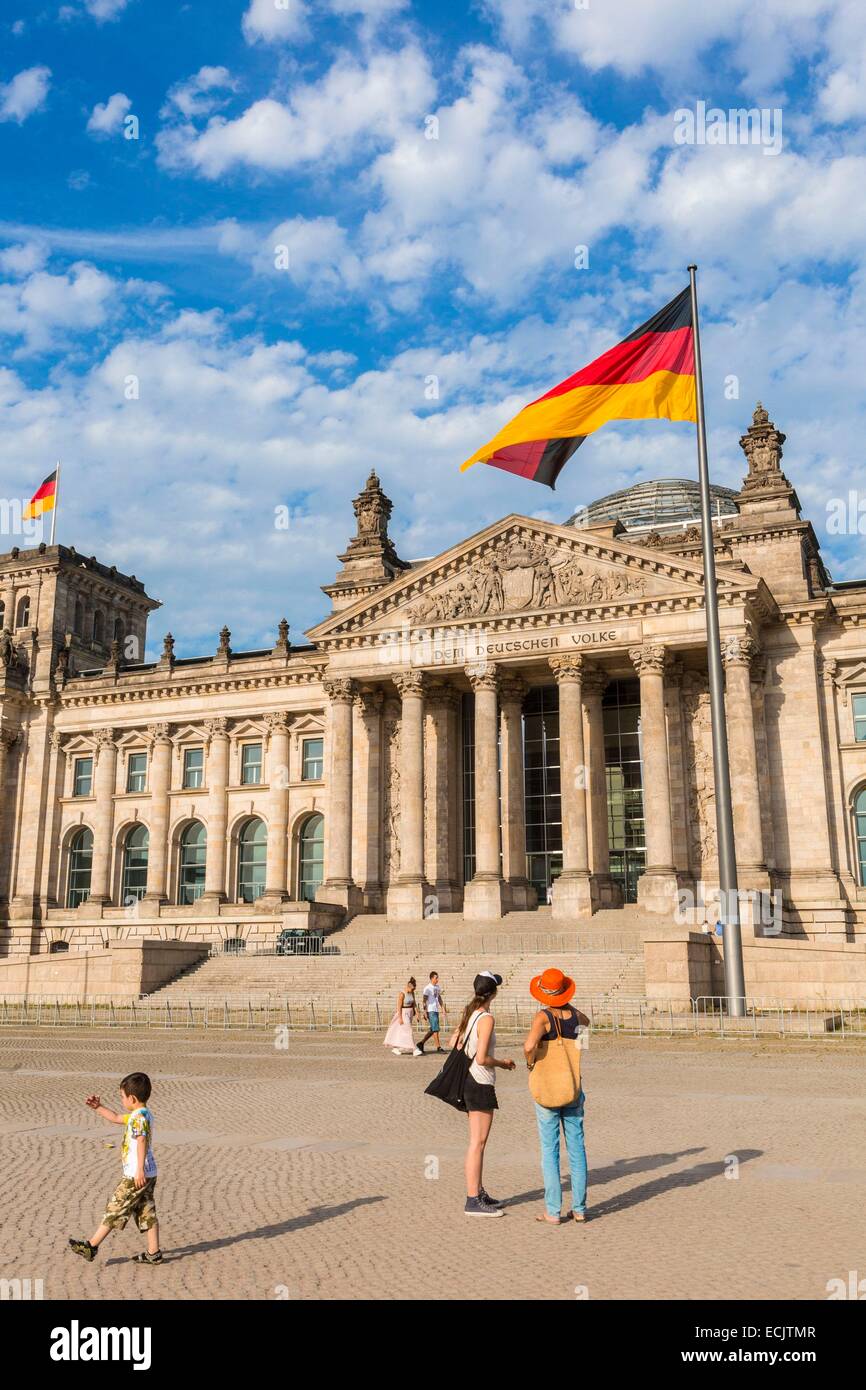 Deutschland, Berlin, Reichstag, wo das Deutsche Bundestag (Bundestag) zentrale Gebäude entworfen von Paul Wallot und eingeweiht im Jahre 1894 mit dem Zusatz im Jahr 1999 von der Glaskuppel des Architekten Sir Norman Foster Stockfoto