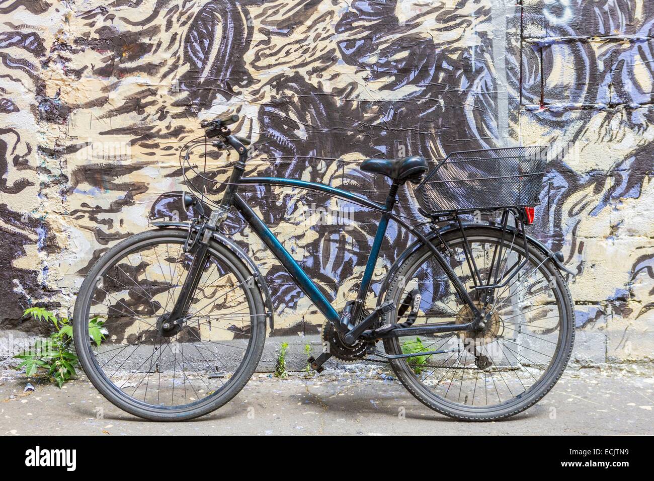 Deutschland, Berlin, Ost-Berlin, Scheunenviertel Bezirk, Haus Schwarzenberg Clubkultur, Hackescher Markt, Tag und graffiitis Stockfoto