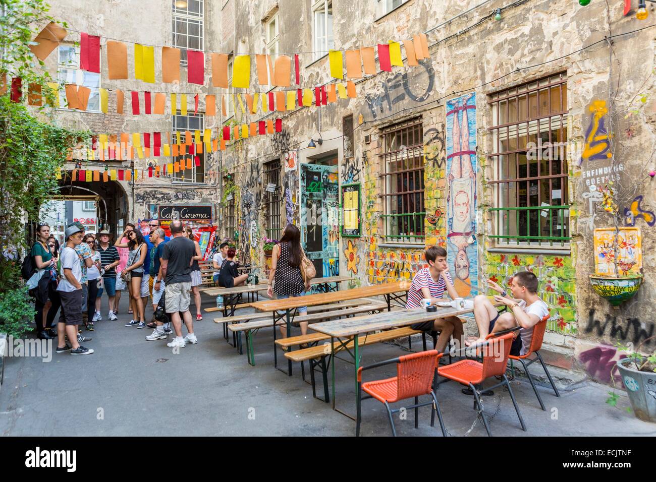 Deutschland, Berlin, Ost-Berlin, Scheunenviertel Bezirk, Haus Schwarzenberg Clubkultur, Hackescher Markt, Tag und graffiitis Stockfoto