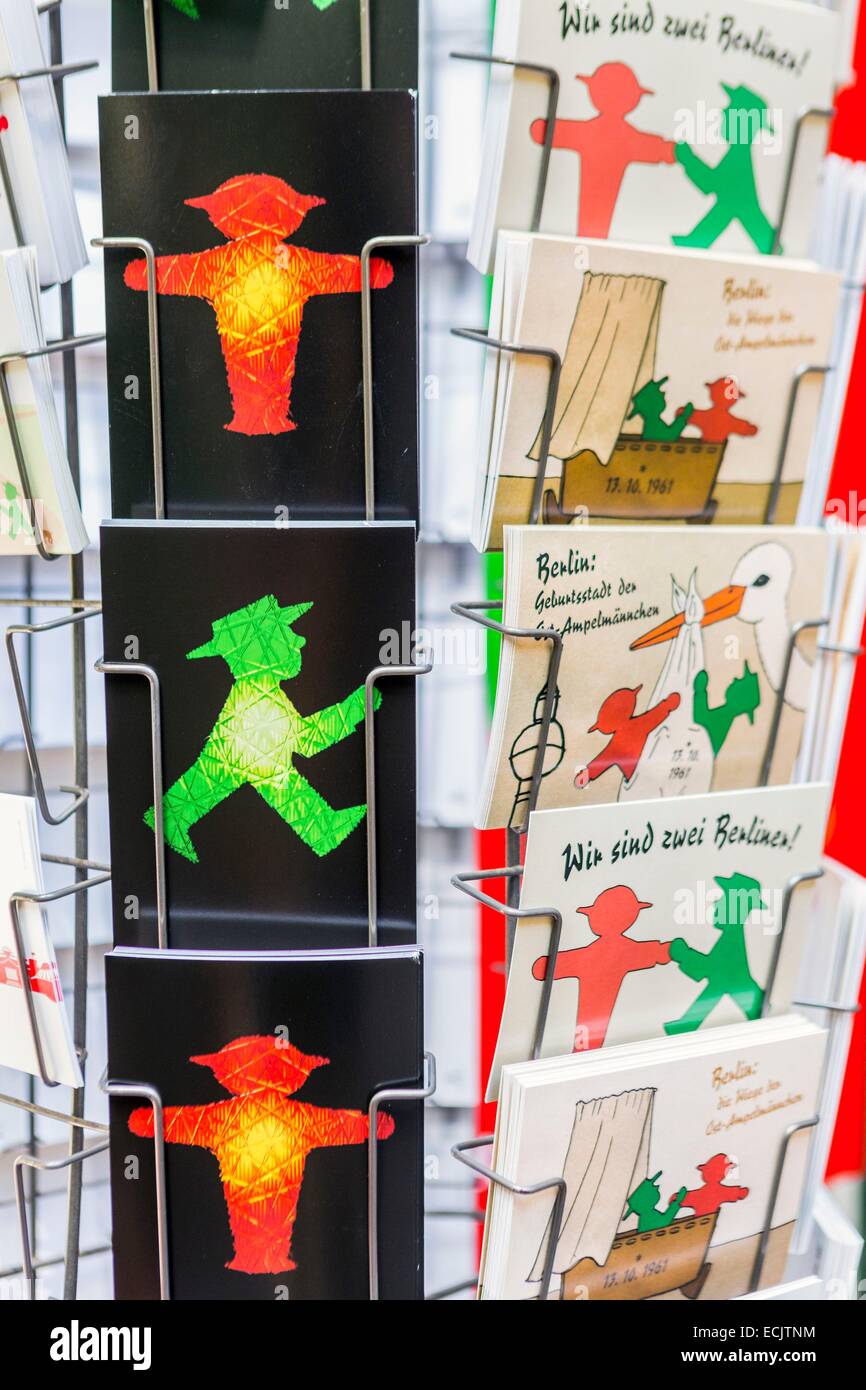 Deutschland, Berlin, Ost-Berlin, Hackescher Höfe Shop bei Effegie Bonhome von Ampeln in der ehemaligen DDR Ampelmänner Stockfoto
