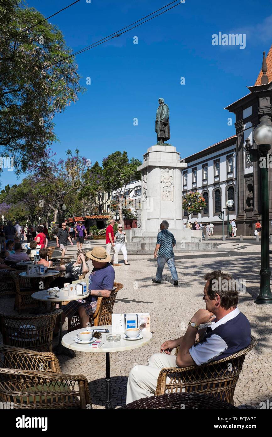 Portugal, Madeira Insel, Funchal, Café-Terrasse, Avenida Arriaga Stockfoto