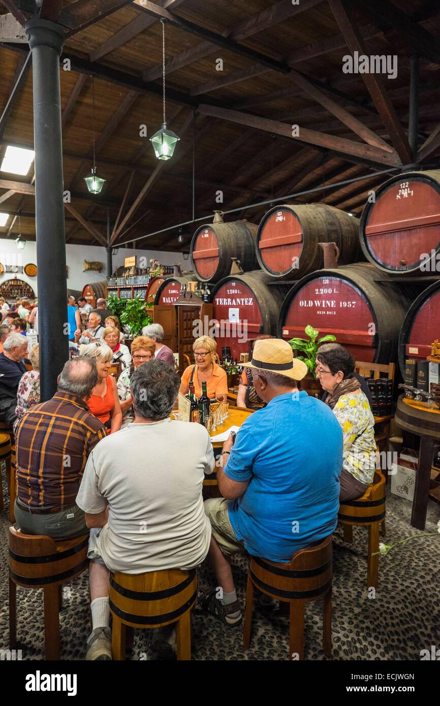 Portugal, Madeira Insel, Funchal, Weinprobe bei der Firma Pereira d ' Oliveira (Vinhos) produziert Weine von Madeira Stockfoto