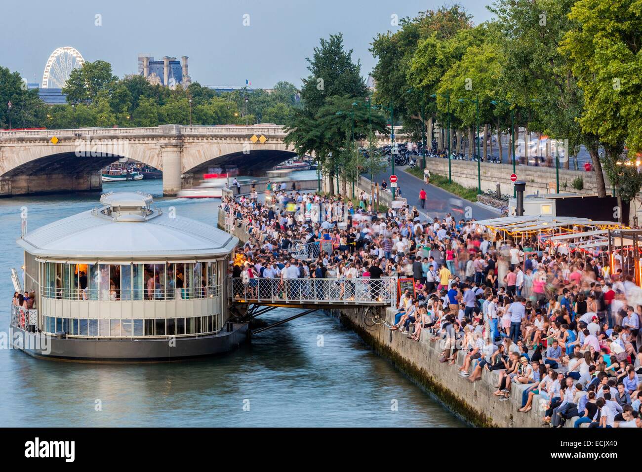 Frankreich, Paris, Bereich Weltkulturerbe durch die UNESCO, die neue Berges am Quai d ' Orsay und dem Kahn Rosa Bonheur-Sur-Seine Stockfoto