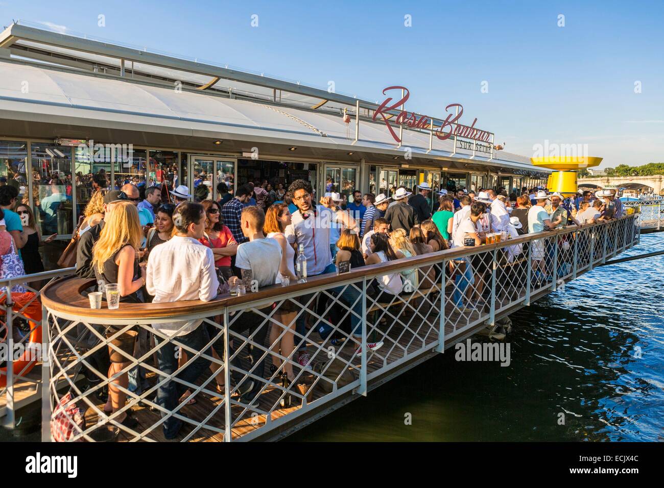 Frankreich, Paris, Bereich Weltkulturerbe durch die UNESCO, die neue Berges am Quai d ' Orsay und dem Kahn Rosa Bonheur-Sur-Seine Stockfoto