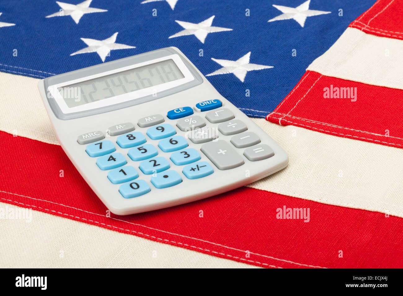 Ordentlich Rechner über USA-Flagge - Buchhaltung-Konzept Stockfoto