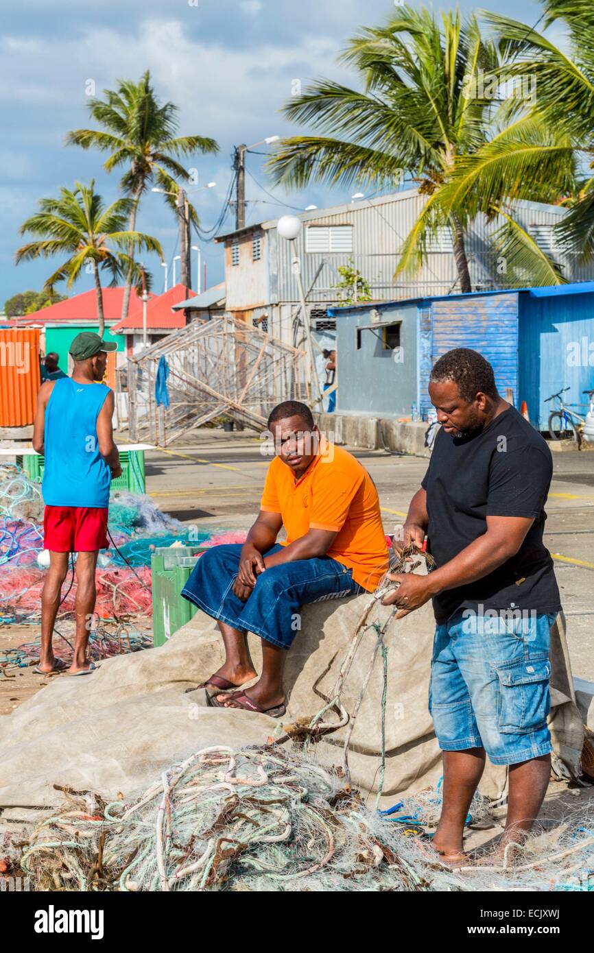 Frankreich, Guadeloupe (Französische Antillen), Grande-Terre, Saint Francois, Haefen, Fischer vom Fischfang zurückkehren Stockfoto