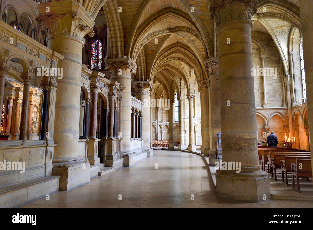 Kirche des heiligen remi Fotos und Bildmaterial in hoher Auflösung