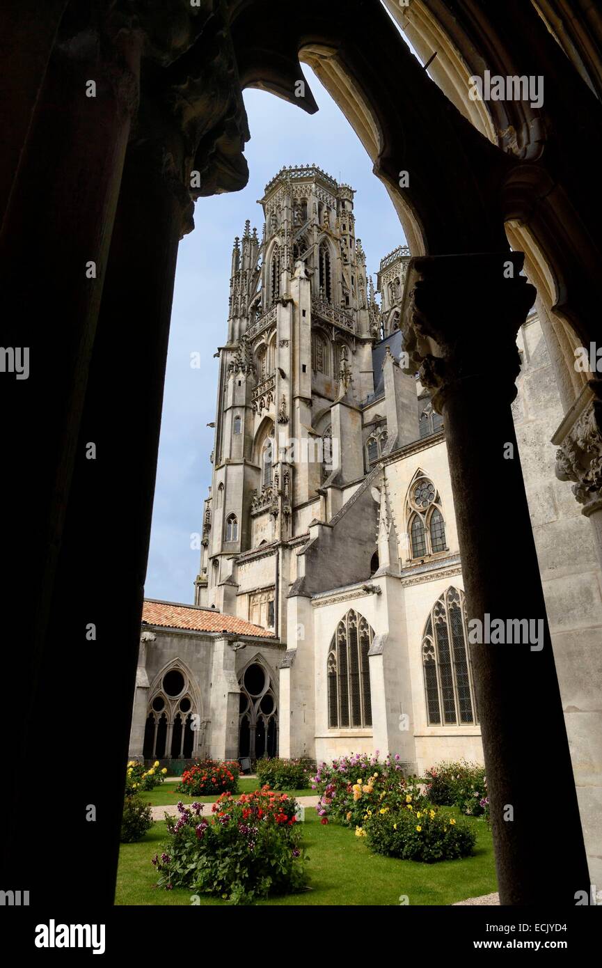 Frankreich, Meurthe et Moselle, Toul, Saint Etienne Kathedrale vom Kreuzgang Stockfoto