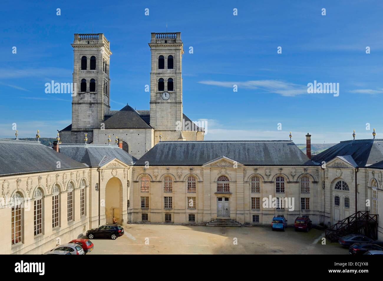 Meuse, Frankreich, Verdun, Bezirk Ville Haute (Oberstadt), das weltweite Center of Peace, Freiheiten und Menschenrechte (Centre Mondial De La Paix, des Libertes et des Droits de l ' homme) befindet sich im ehemaligen Bischofs Palast und der Kathedrale des 10. Jh. Stockfoto