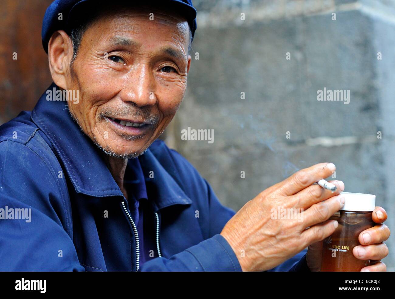 China, Provinz Yunnan, Mann des Naxi Volkes Stockfoto