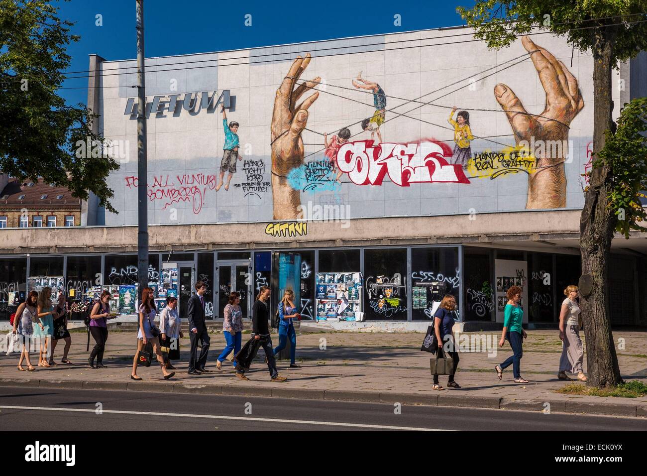 Litauen (Baltikum), Vilnius, Ernest Zacharevics Wandmalerei und Graffiti Straße Pylimo gatve Stockfoto