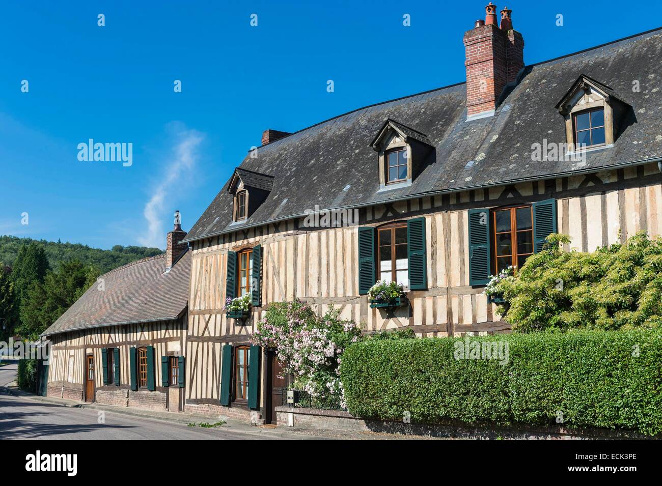 Frankreich, Eure, Lyons-la-ForΩt, mit der Bezeichnung Les Plus Beaux Dörfer de France, typische Fachwerkhäuser Stockfoto