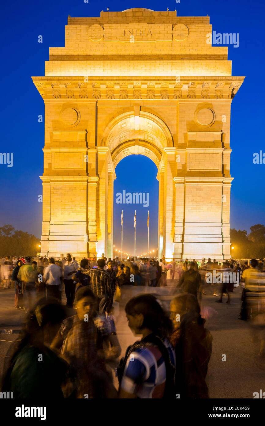 Indien, New Delhi, Rajpath Boulevard, wurde Indien Tor, India Gate zwischen 1921 und 1931 von dem Architekten Edwin Lutyens zum Gedenken an die indischen Soldaten gebaut Stockfoto