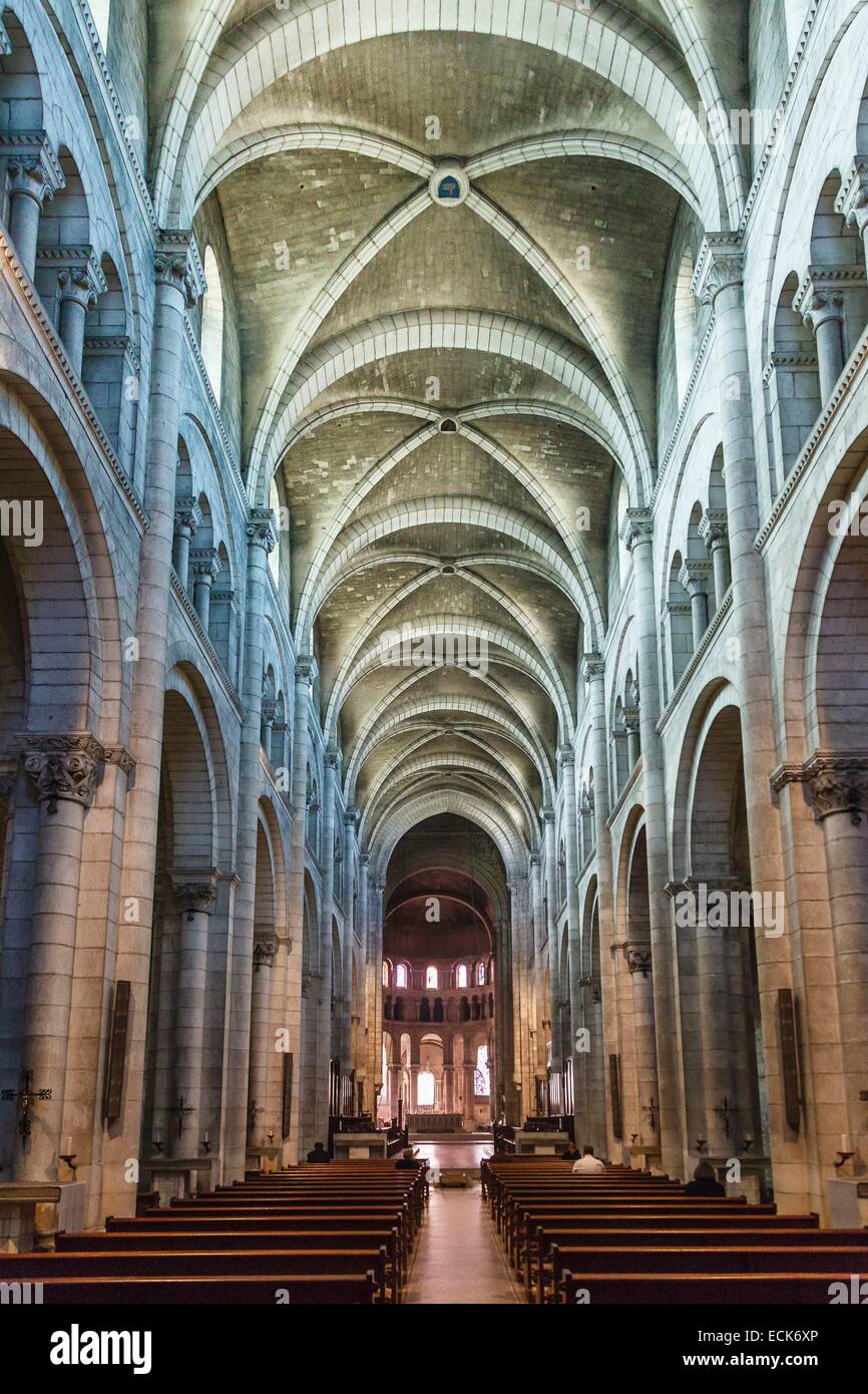 Indre, Frankreich Fontgombault, im Inneren der Klosterkirche Stockfoto