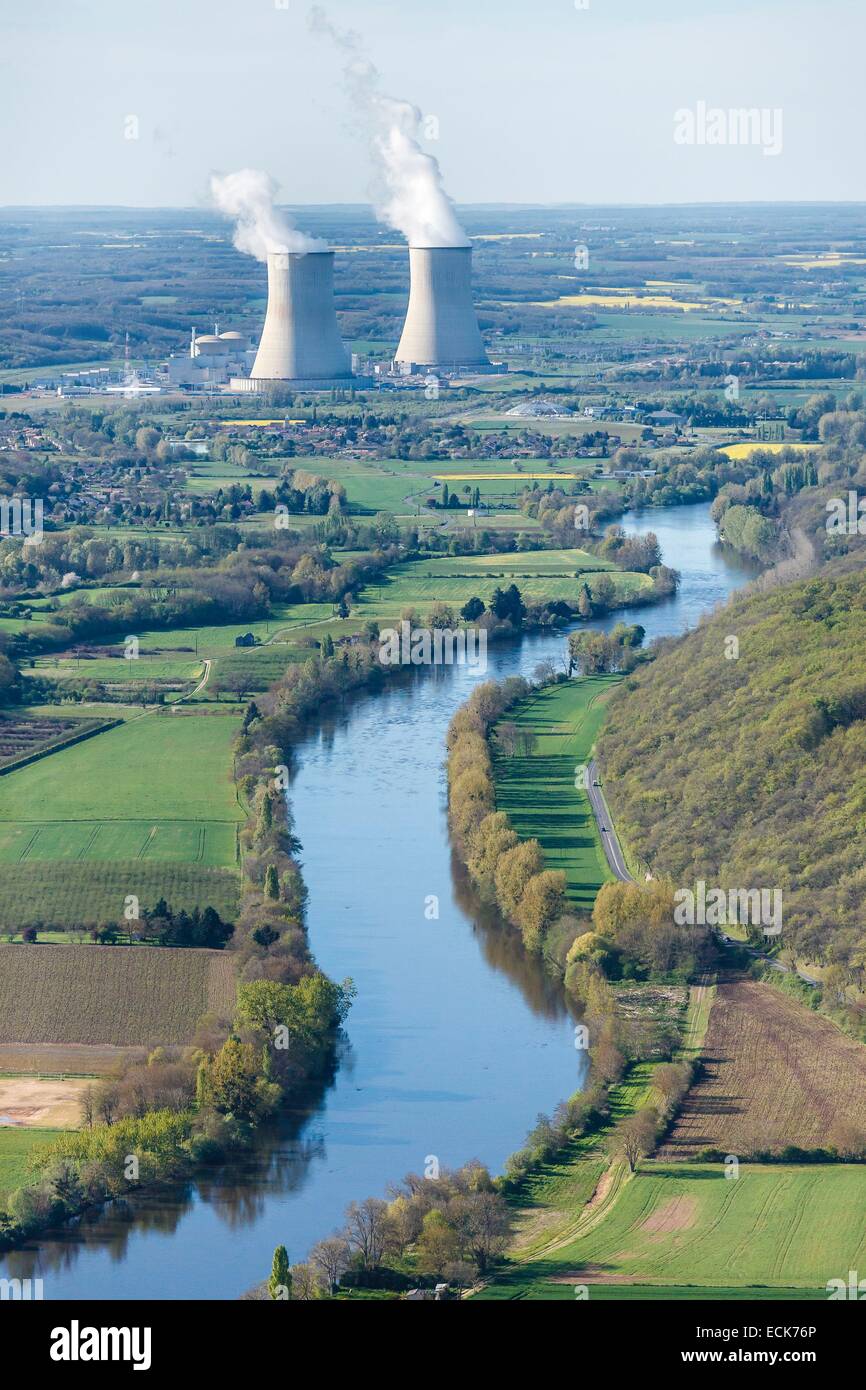 Frankreich, Vienne, Civaux, Atomkraftwerk in der Nähe des Flusses Vienne (Luftbild) Stockfoto