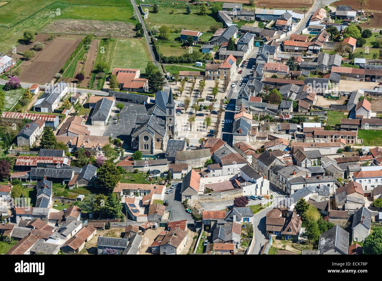 Vienne, Frankreich Saint-gen, Saint d'Ambiere, das Dorf (Luftbild) Stockfoto