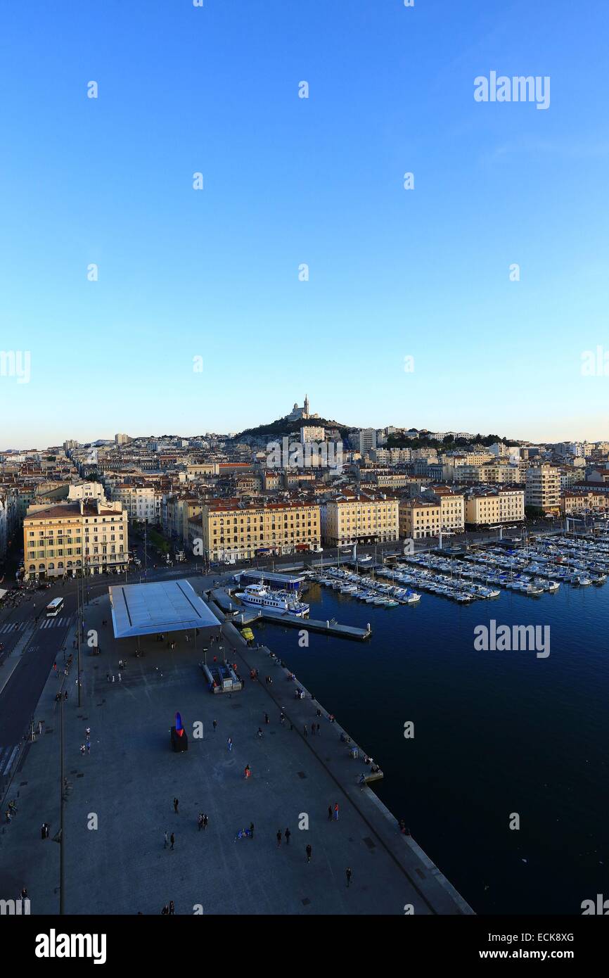 Bouches du Rhone, Marseille, Vieux Port, Frankreich, Fraternité andocken, Notre Dame De La Garde im Hintergrund Stockfoto