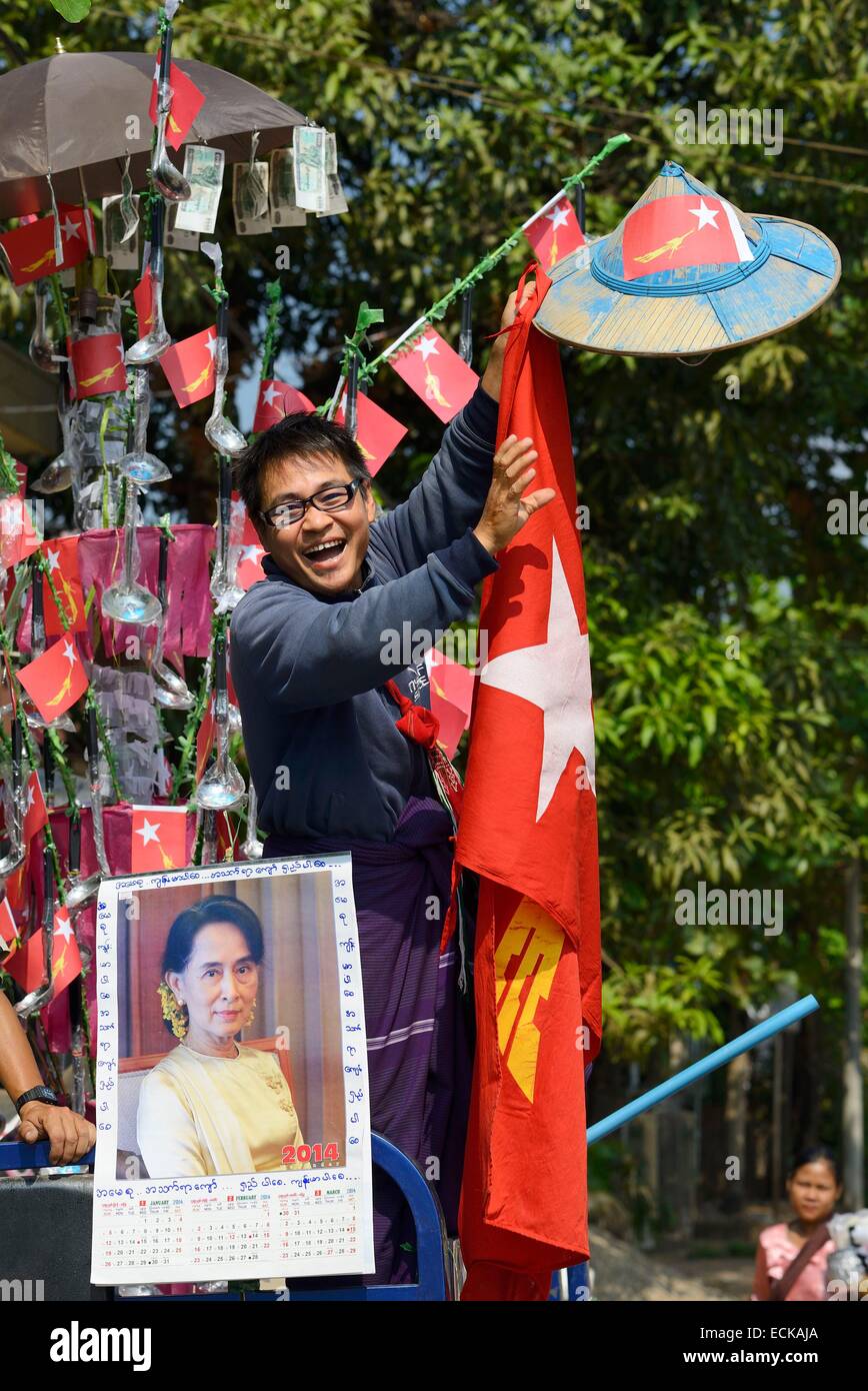 Myanmar (Burma), Kayin (Karen) Staat, Hpa-An, NLD (Nationalliga für Demokratie) Demonstration, Unterstützer von Aung San Suu Kyi Stockfoto