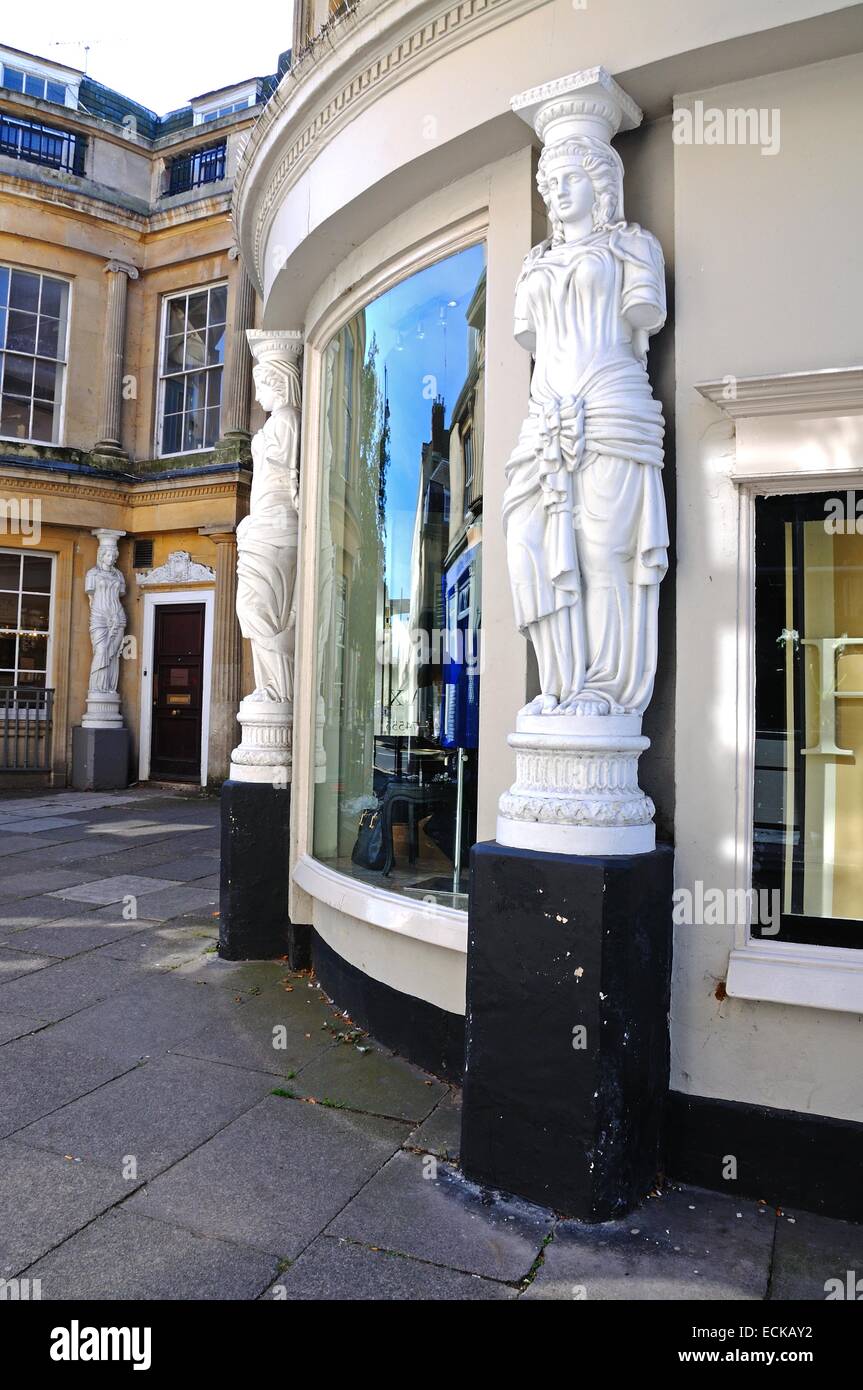 Montpellier Karyatiden entlang Montpellier gehen, Cheltenham, Gloucestershire, England, Vereinigtes Königreich, West-Europa. Stockfoto