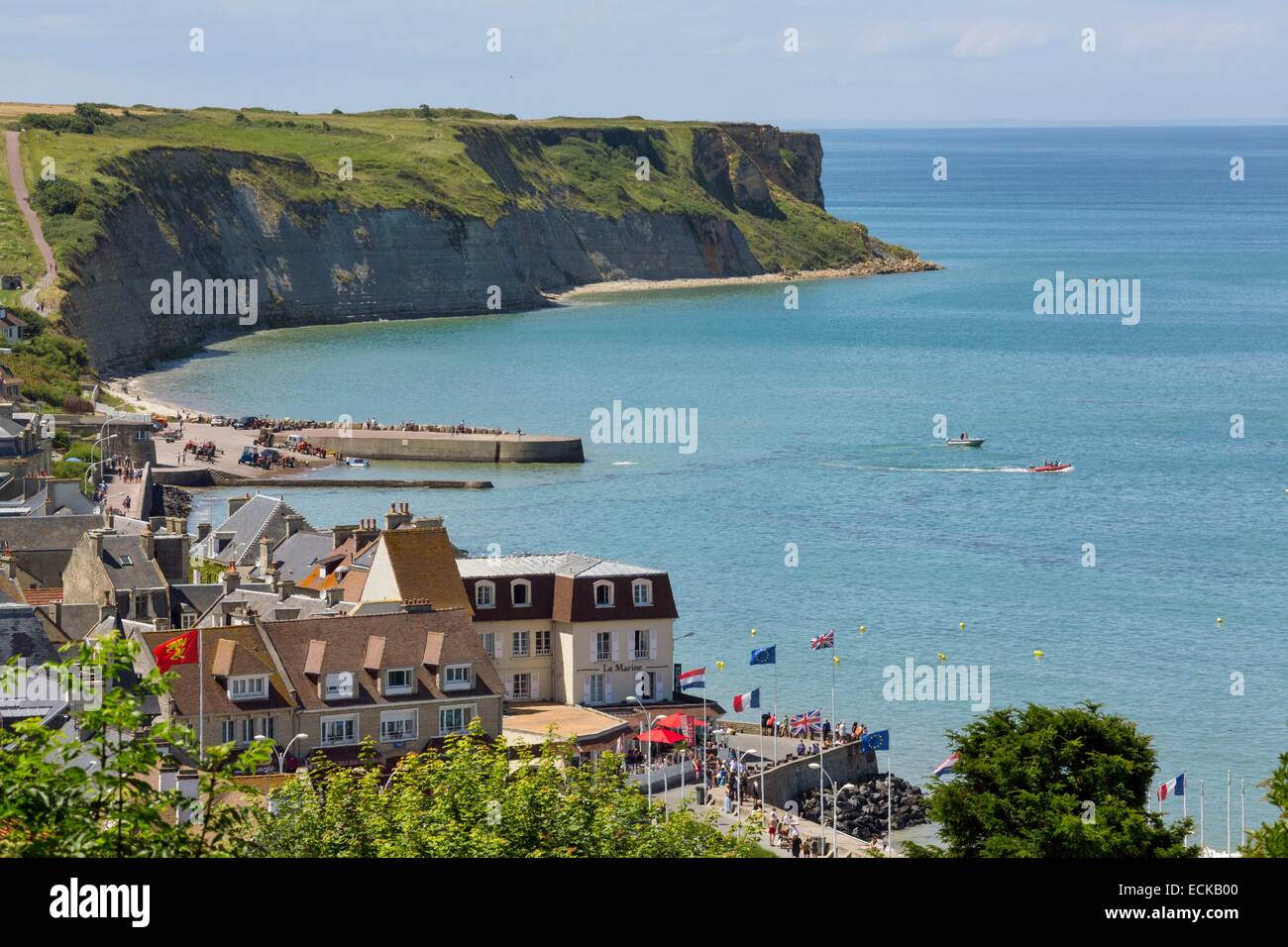 Frankreich, Calvados, Arromanches-Les-Bains, die Schaltung der Landungsstrände des zweiten Weltkriegs, die Reste des künstlichen Hafens Stockfoto
