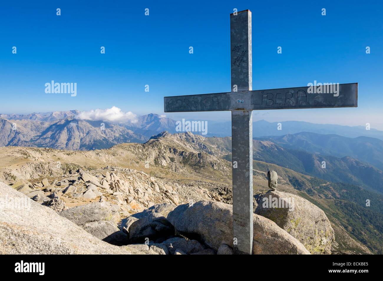 Frankreich, Haute-Corse, Wandern auf dem GR 20, Variante des Beines zwischen Prati Zuflucht und E Capannelle Zuflucht über Monte Renoso (oder Monte Rinosu oder Renosu), Top of Monte Renoso (Alt: 2352m) Stockfoto