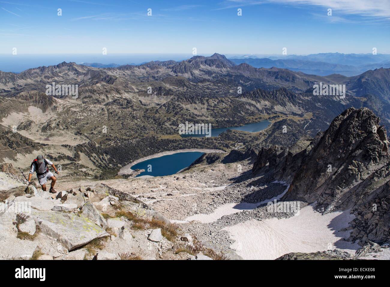 Frankreich, Hautes Pyrenäen, Neouvielle Naturschutzgebiet, Blick vom Gipfel des Neouvielle Peak (3011m), Aubert und Aumar Seen Stockfoto