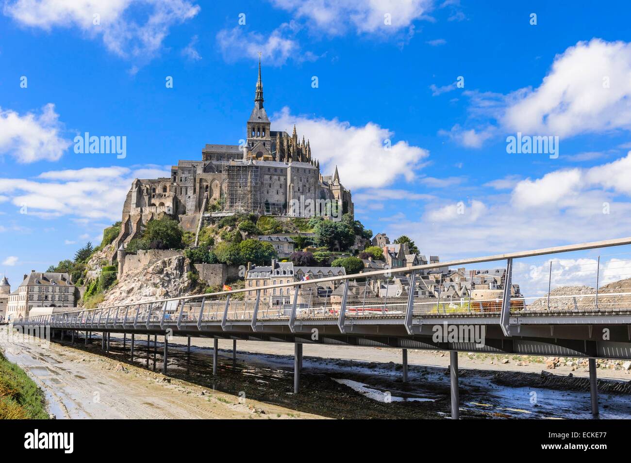 Frankreich, Manche, Mont Saint Michel Bay, als Weltkulturerbe der UNESCO aufgeführt, Abtei Mont Saint Michel thront auf einer Felseninsel Stockfoto
