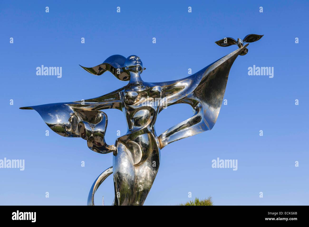 Frankreich, Calvados, Grandcamp Maisy, Statue von Frieden in der Welt des chinesischen Künstlers Yao Yuan für den 60. Jahrestag der Landung in der Normandie Stockfoto
