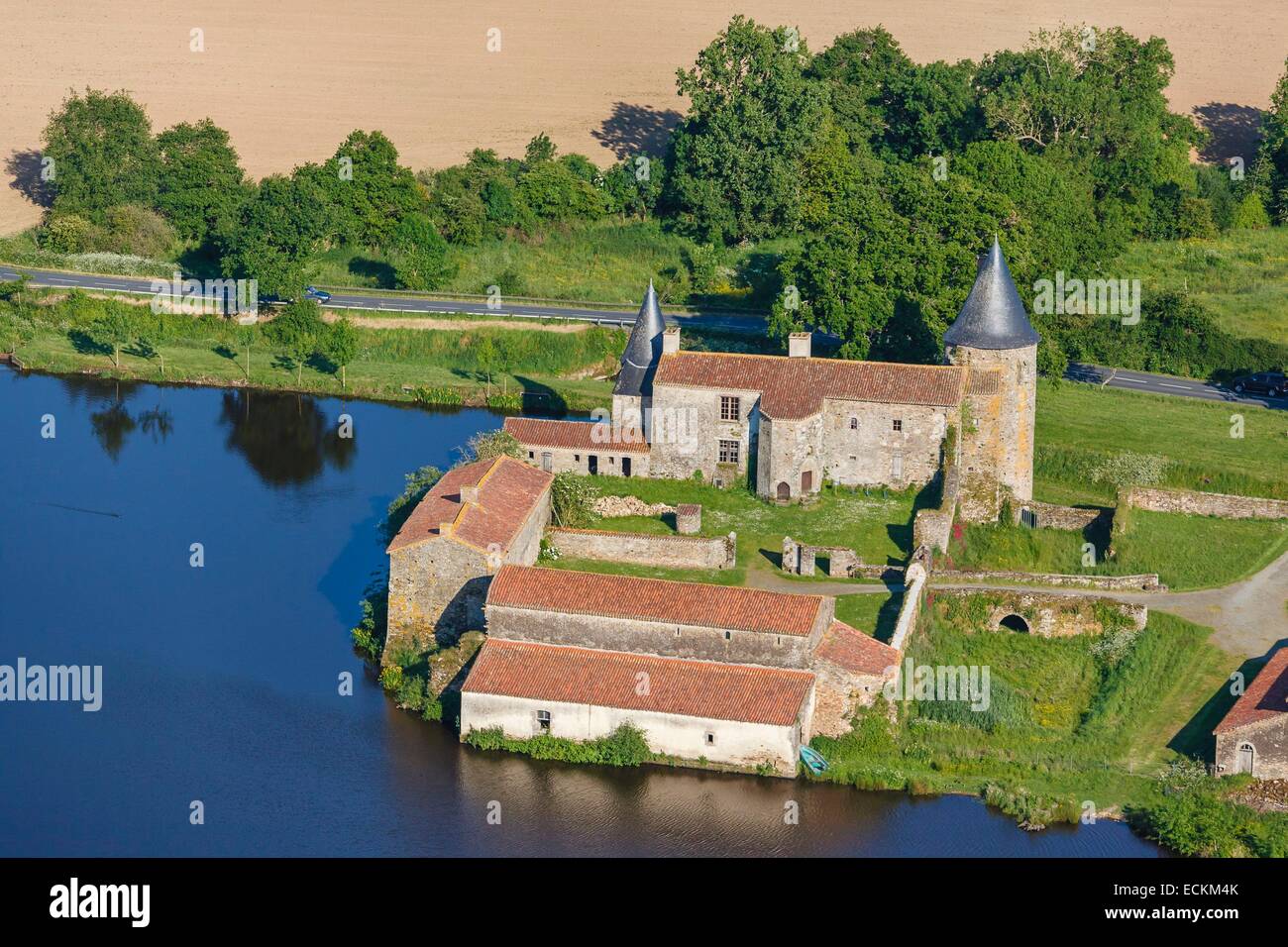Frankreich, Vendee, Saint Martin des Noyers, La Greve Burg (Luftbild) Stockfoto