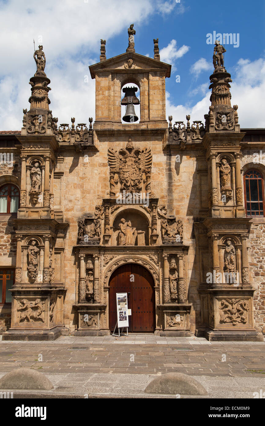 Fassade der Heiligen-Geist-Universität in Onati, Baskisches Land, Spanien. Stockfoto