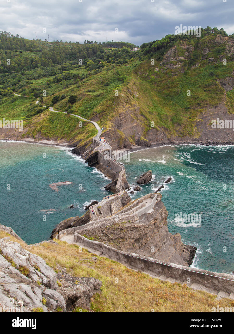 Gaztelugatxe Isthmus an der baskischen Küste, Spanien. Stockfoto