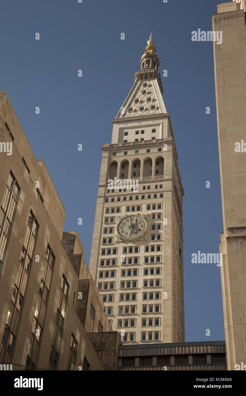 Das Met Life Uhrturm, das 50 Stockwerke hoch und begrenzt durch eine vergoldete Kuppel ist, baute die höchsten Welten für ein paar Jahre Stockfoto