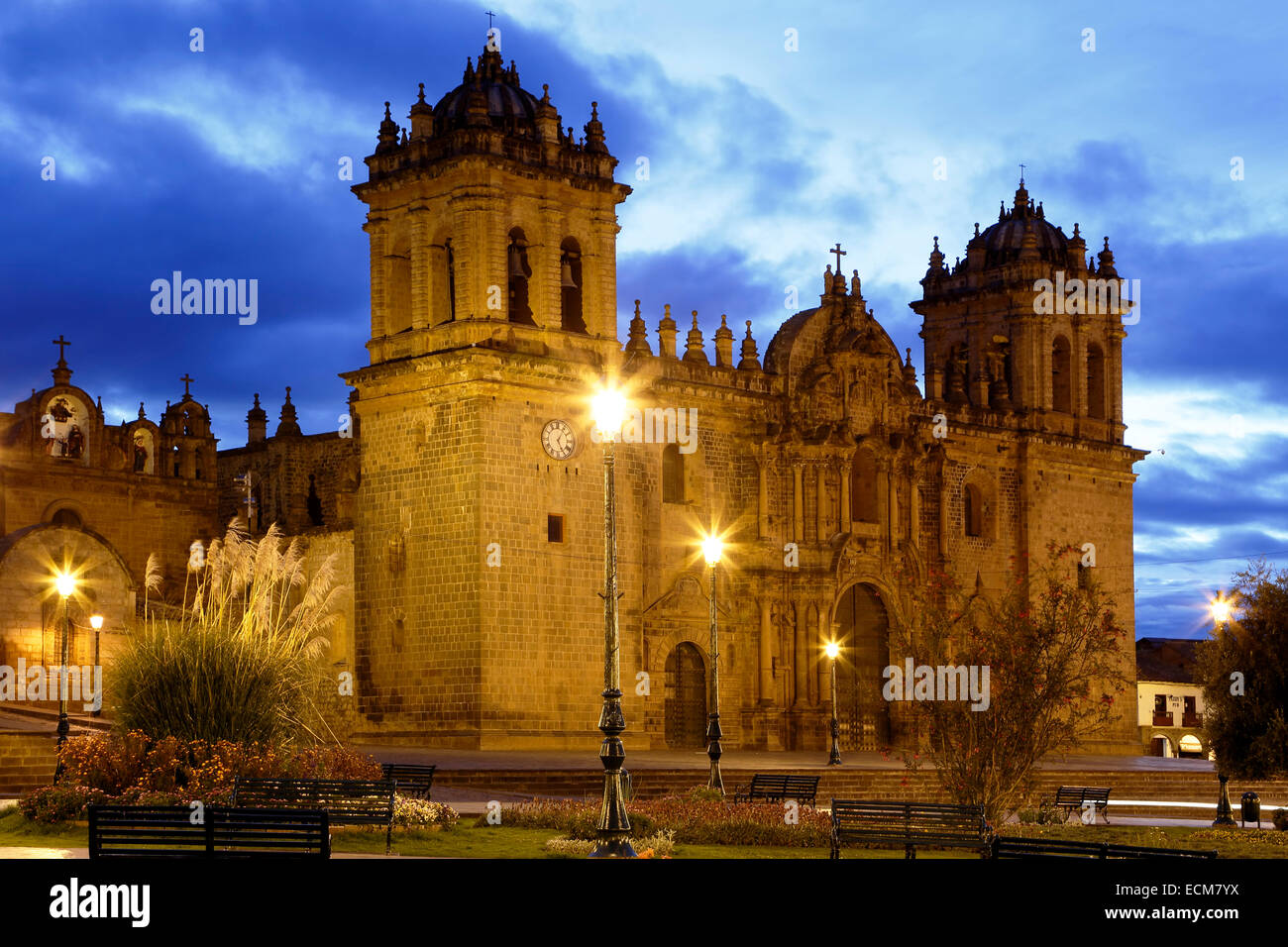 Cusco-Kathedrale (Nuestra Señora De La Asunción) und Plaza de Armas in Cusco, Peru Stockfoto