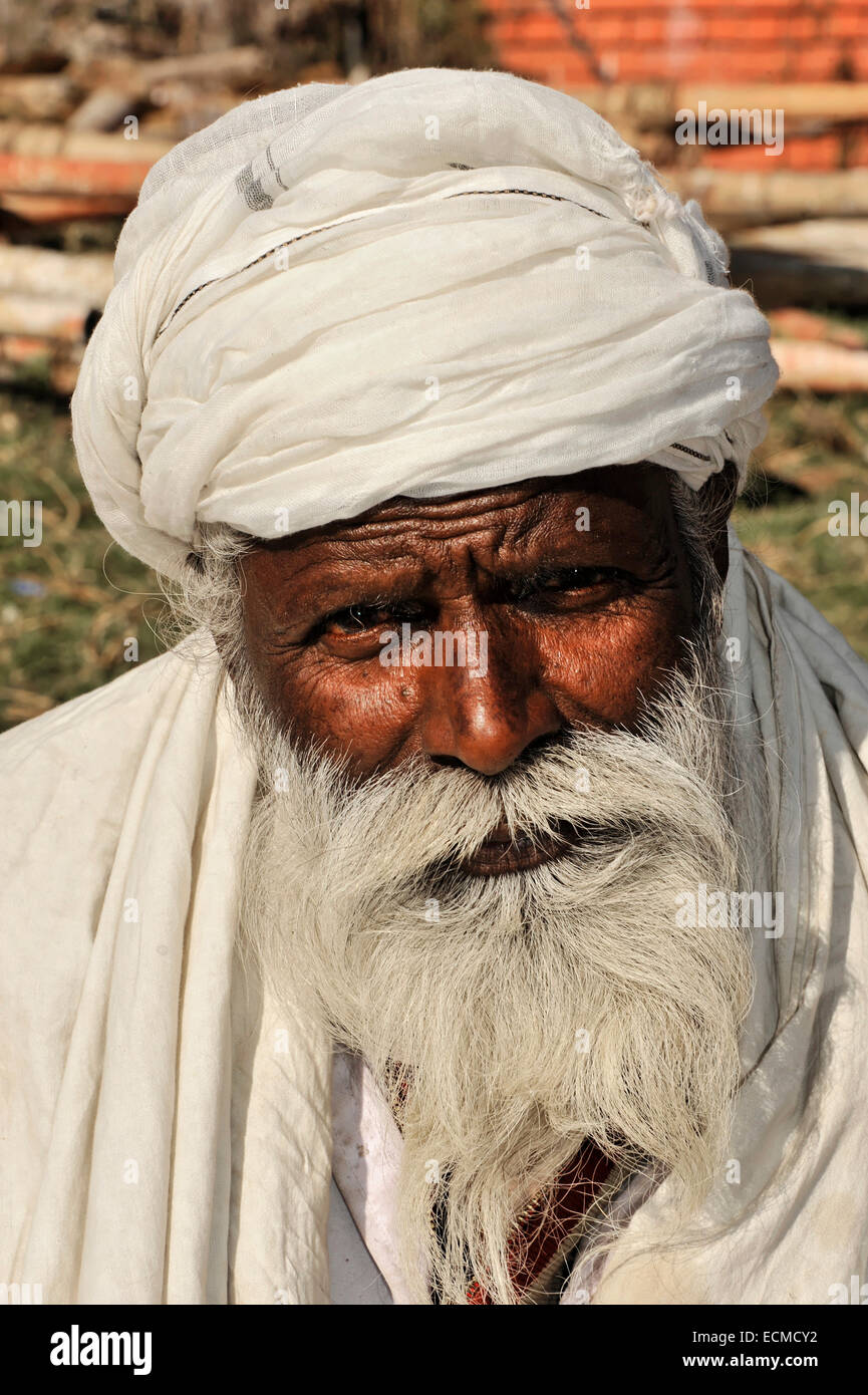 Alten nepalesischen Mann, nachdenklich, aufmerksam, Porträt, Kathmandu, Nepal Stockfoto