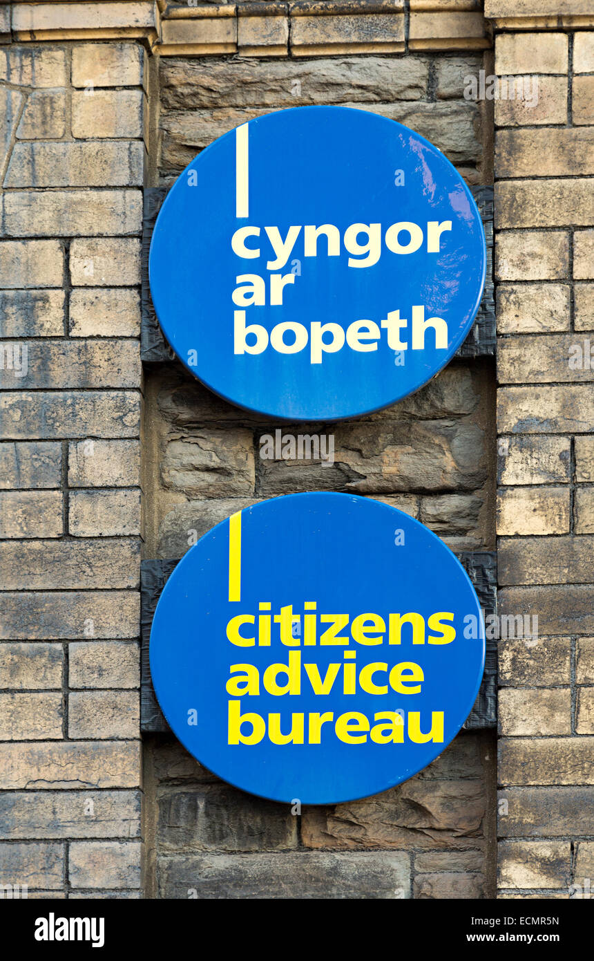 Zeichen für die Citizens Advice Bureau in Englisch und Walisisch, Newport, Gwent, Wales, UK Stockfoto