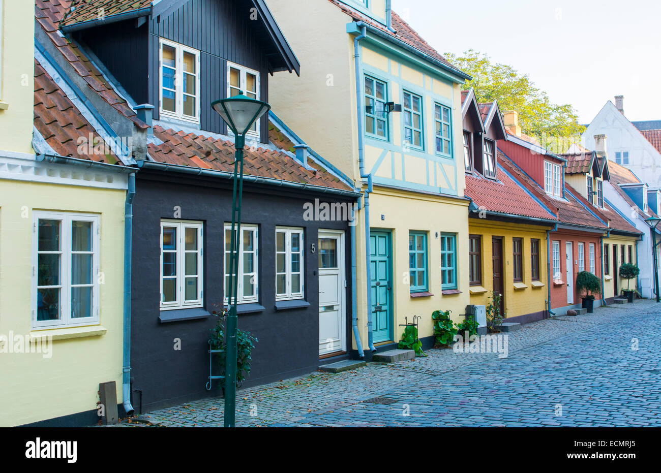Odense Dänemark schöne alte Reihe Häuser mit Kopfsteinpflaster in Hans Christian Andersen Geburtsort nach Hause Stockfoto