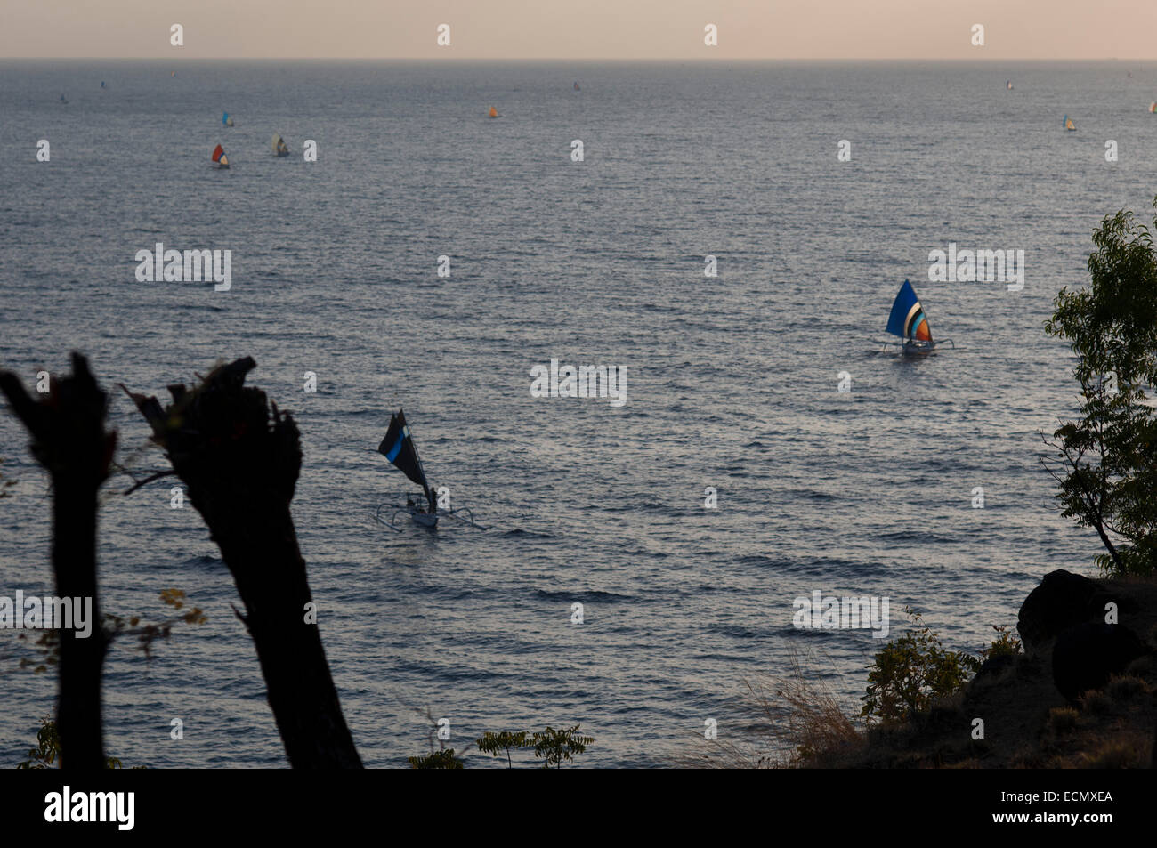 Amed Fishermans Boote. Ost-Bali. Amed ist ein lange Küstenstreifen der Fischerdörfer in Ost-Bali. Amed bezieht sich auf eine lange Strecke o Stockfoto