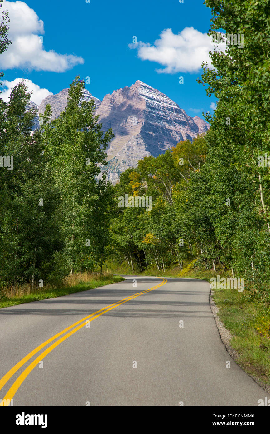 Maroon Creek Road im Bereich Maroon Bells von Aspen in den Rocky Mountains in Colorado Stockfoto