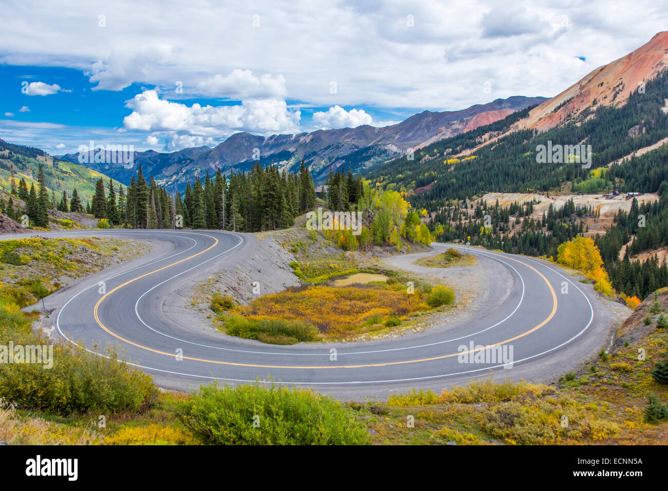 Haarnadel schalten Sie Highway 550 bekannt als die Million Dollar Highway zwischen Ouray & Silverton in den Rocky Mountains in Colorado Stockfoto