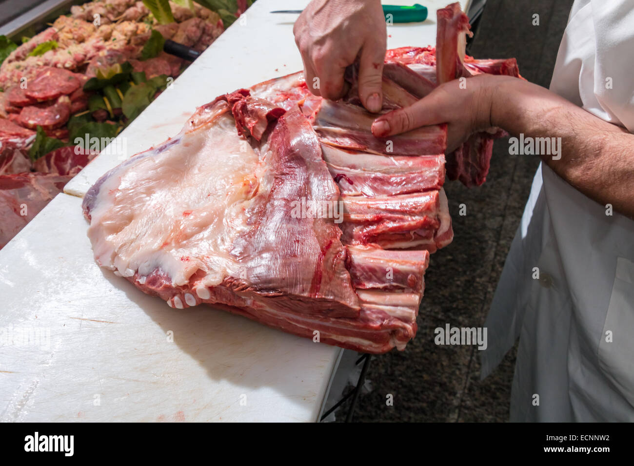 Echte sizilianische Metzger in Riposto Catania zu arbeiten Stockfoto