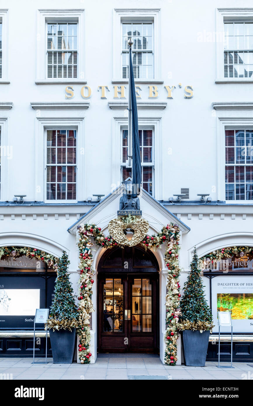 Auktionshaus Sotheby's In New Bond Street, London, England Stockfotografie  - Alamy