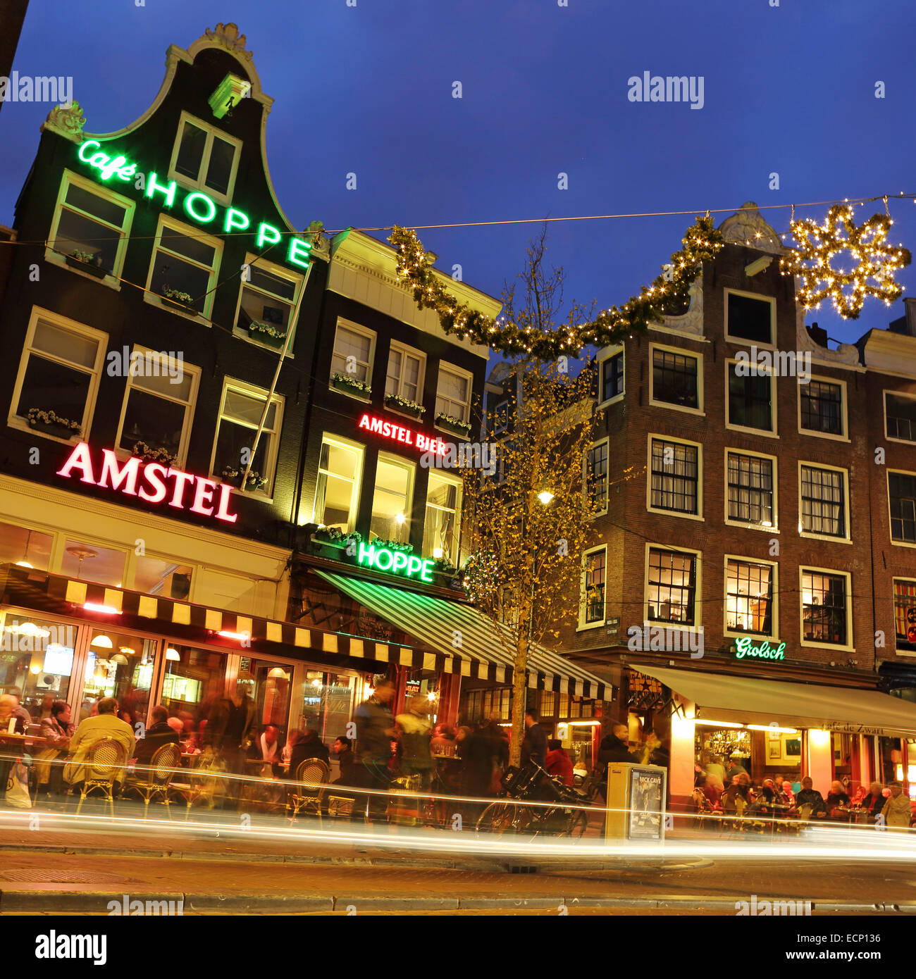 Cafe Hoppe, einer Bar am Spui im Zentrum von Amsterdam, die Niederlande