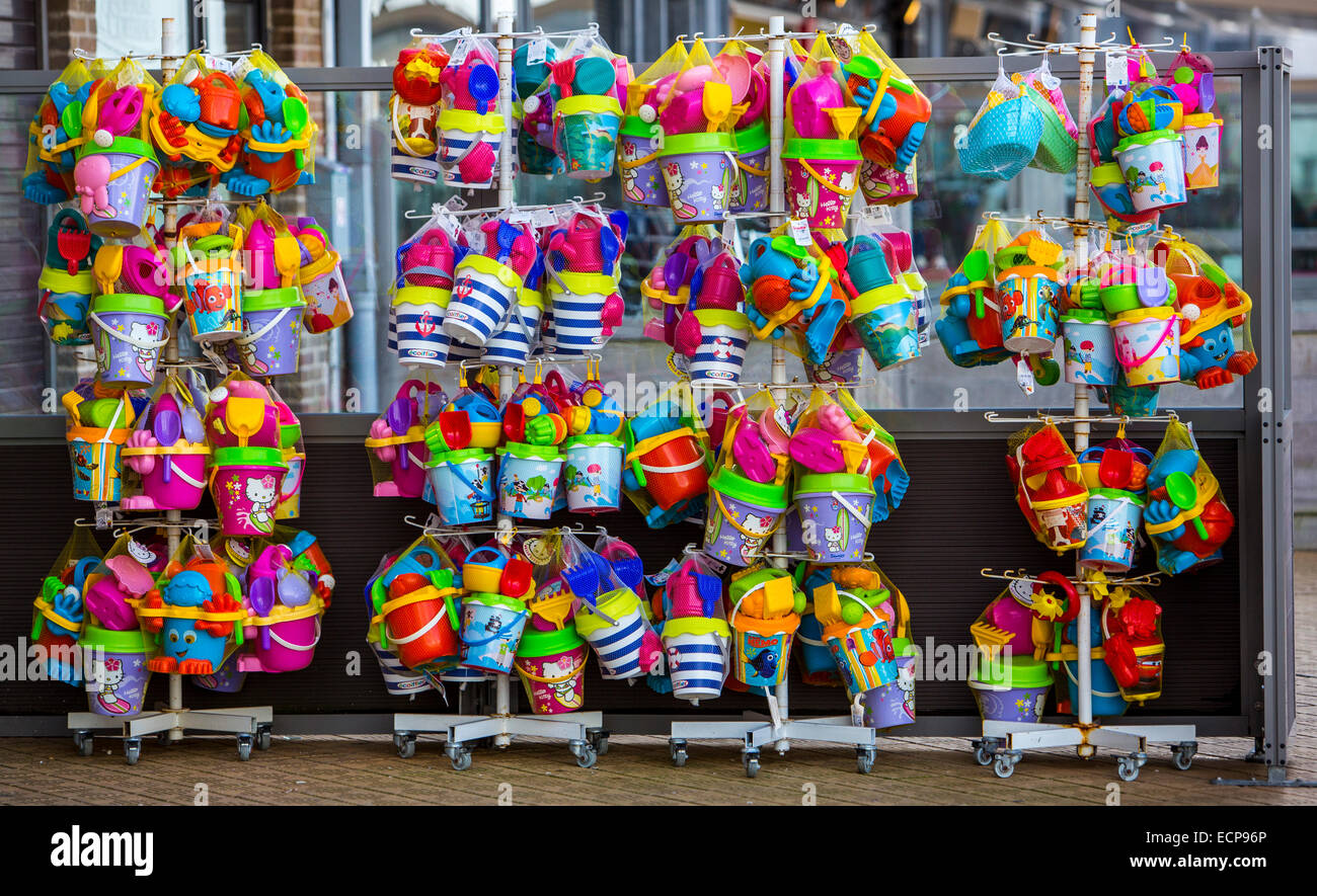 Spielzeug für den Strand, speichern in Oostende, Stockfoto