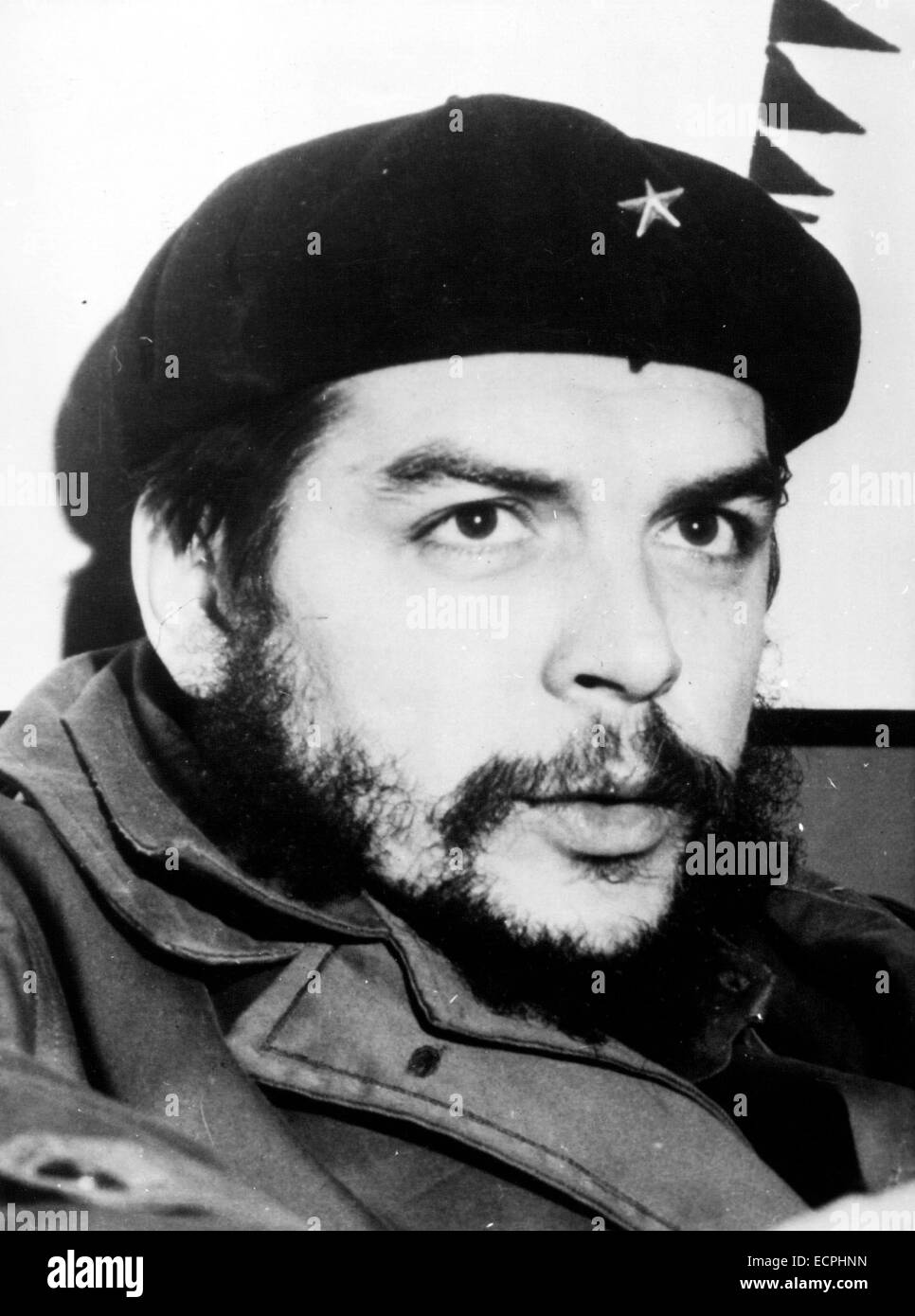 Punta del Este, Uruguay. 1. Januar 1960. Mit der Zeit ERNESTO GUEVARA genannt Che, uns wurde im Oktober 1967 im Dschungel von Bolivien ermordet, er war bereits eine Legende. 1956 zusammen mit Fidel Castro und eine Handvoll anderer hatte er die Aufgabe der Invasion Kubas die Karibik in die klapprigen Yacht Granma überschritten. Mehr als zwei Jahre später, die Aufständischen Havanna eingegeben und ins Leben gerufen, was war das erste und nur Sieg der sozialistischen Revolution in Amerika zu werden. © KEYSTONE Bilder USA/ZUMAPRESS.com/Alamy Live-Nachrichten Stockfoto
