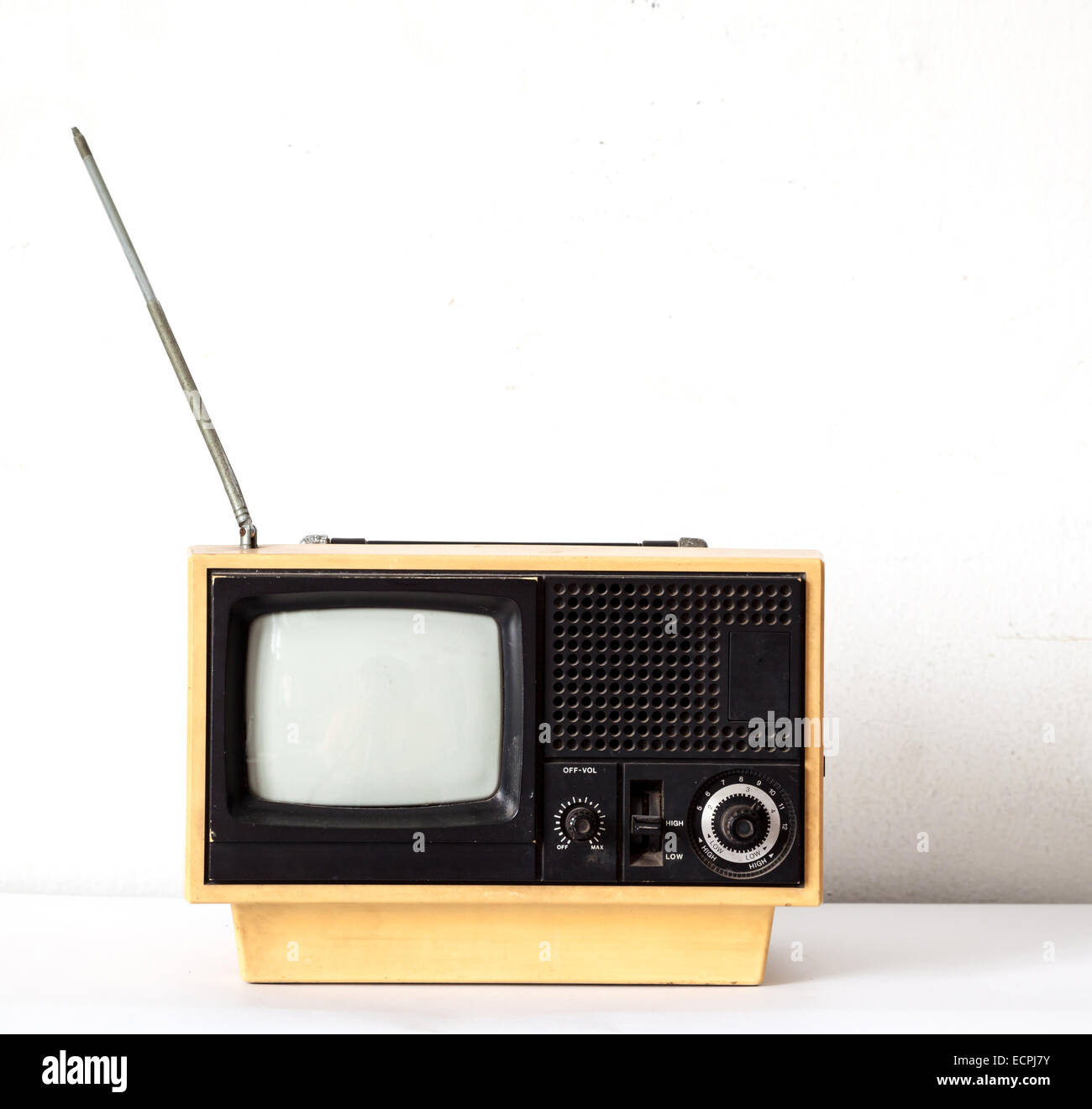 Vintage grau-TV auf dem weißen Tisch Stockfoto