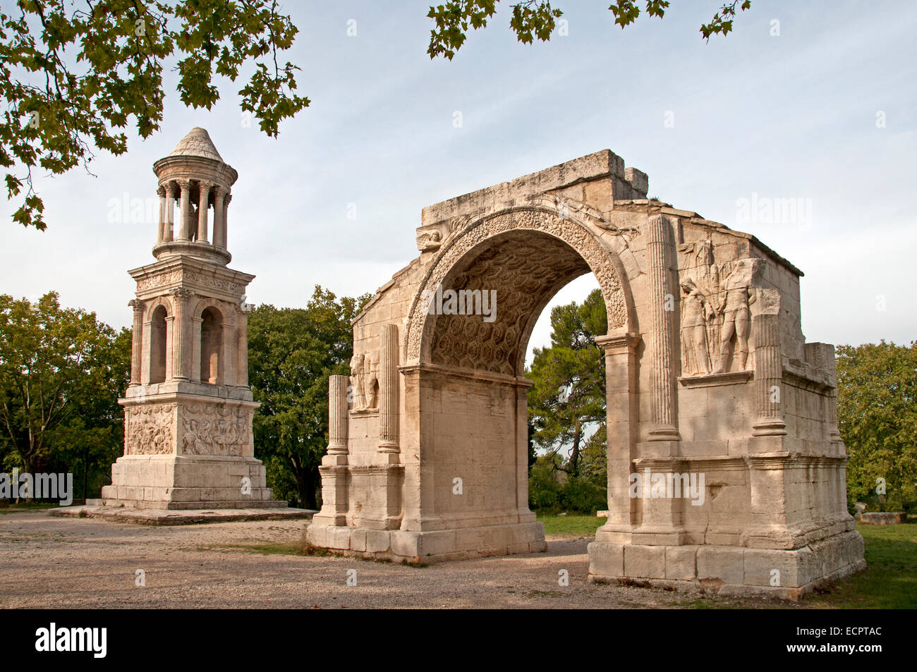Roman Mausoleum und Gedenk Arch in St Remy de Provence römischen Stockfoto