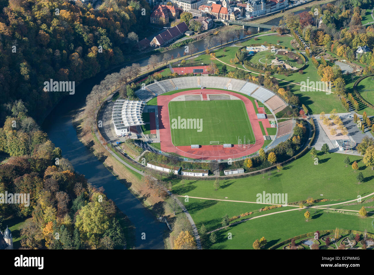 Stadion der Freundschaft-Stadion, im Hofwiesenpark über die Weisse Elster Fluss, Gera, Thüringen, Deutschland Stockfoto